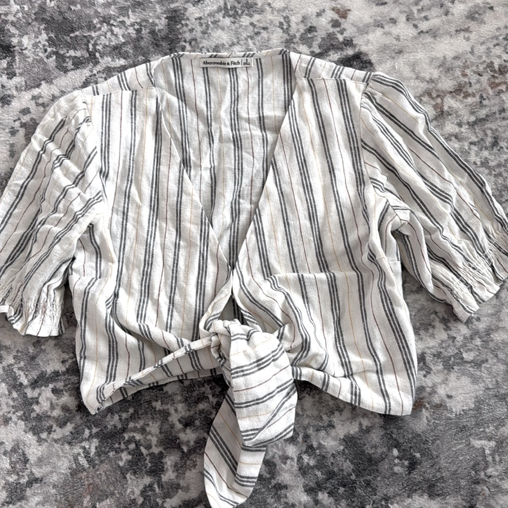 Abercrombie crop top small